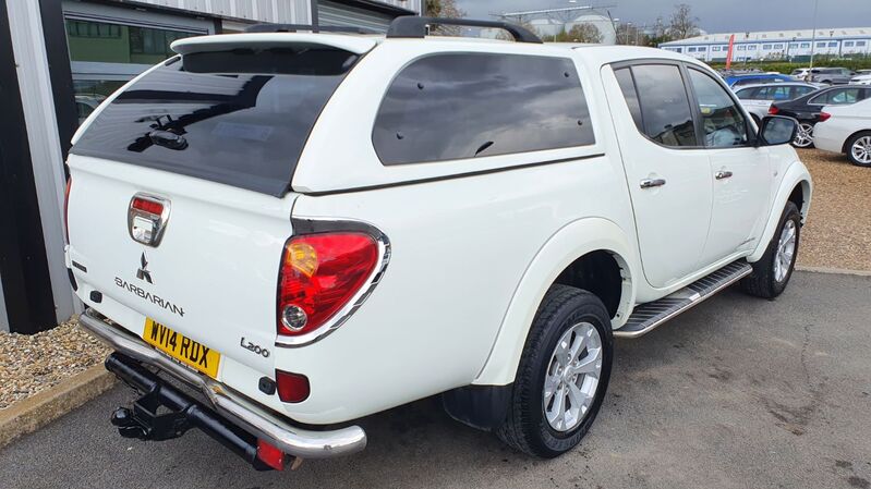 MITSUBISHI L200