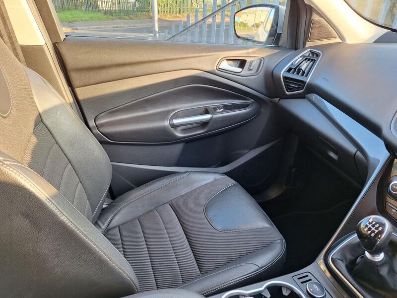 FORD KUGA