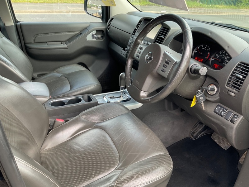 NISSAN NAVARA