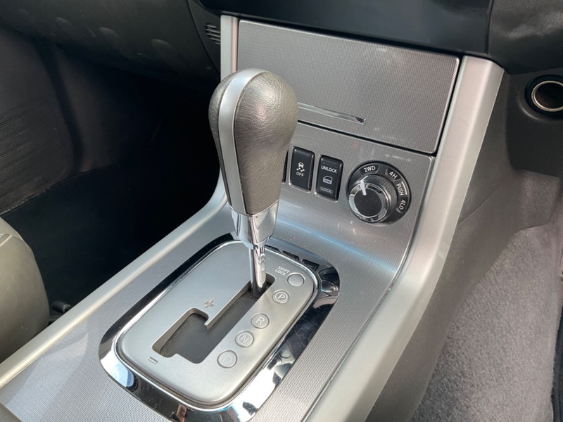 NISSAN NAVARA