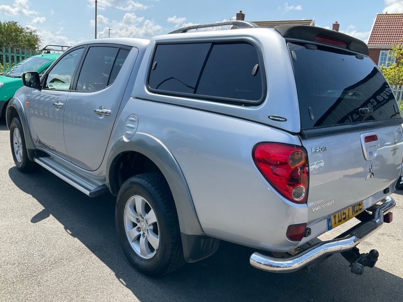 MITSUBISHI L200