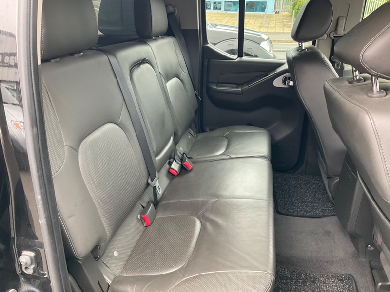 NISSAN NAVARA
