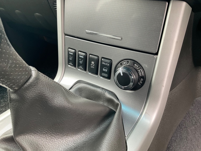 NISSAN NAVARA