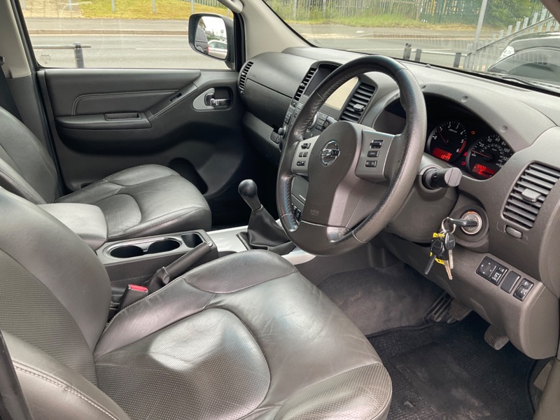 NISSAN NAVARA