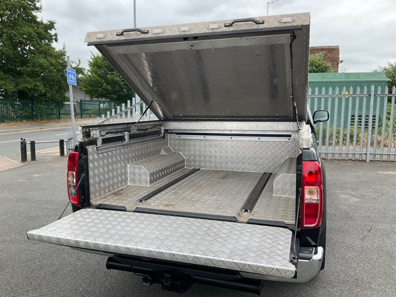 NISSAN NAVARA