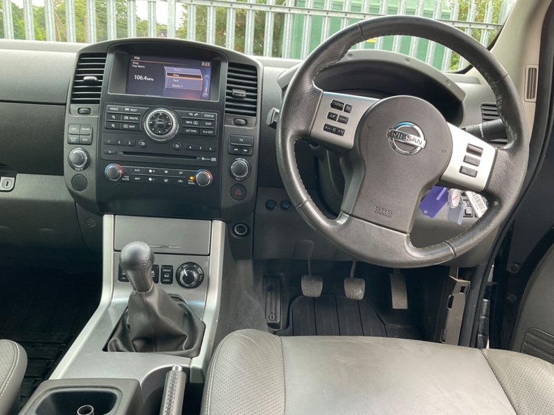NISSAN NAVARA