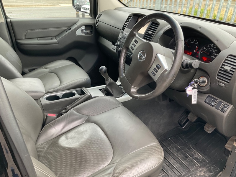 NISSAN NAVARA
