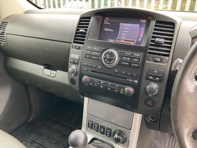 NISSAN NAVARA