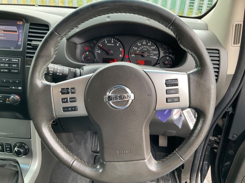 NISSAN NAVARA