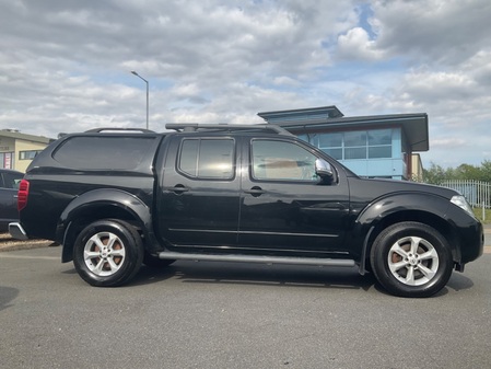 NISSAN NAVARA 2.5 dCi Tekna 