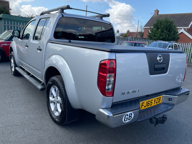 NISSAN NAVARA